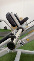 Vente directe usine – Appareil de musculation professionnel pour usage intensif : presse à cuisses et hack squat incliné pour le renforcement des muscles des jambes et la musculation.