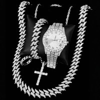 Ensemble de bijoux 5 pièces tendance : Montre romaine entièrement sertie de diamants, Collier croix, Bracelet chaîne cubaine, Bague - Vente en gros