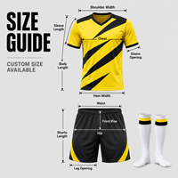 Ensemble de maillot et short de football personnalisé jaune et noir à rayures diagonales, respirant, pour l'entraînement quotidien des clubs de football amateurs