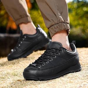 รองเท้าลำลองผู้ชายแบบสวมใส่สบาย พิมพ์โลโก้ได้ตามต้องการ แฟชั่นใหม่ปี 2025 สไตล์รองเท้าเดิน - Product Image 1