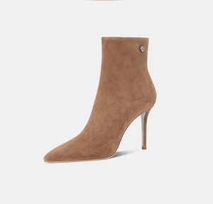 Stivaletti da Donna <span class=keywords><strong>Beige</strong></span> con Punta Rotonda e Tacco Sottile, Tomaia in Finta Pelle Scamosciata, Suola in <span class=keywords><strong>Gomma</strong></span>, Slip-On, per Inverno/Autunno - Product Image 1