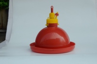 YIMUDA Nouveaux abreuvoirs et mangeoires rouges pour poulets, abreuvoir automatique, économie d'eau, protection de l'environnement pour usage agricole, en plastique