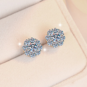 <span class=keywords><strong>Orecchini</strong></span> a Perno in Argento Sterling S925 Placcato Rodio a Forma di Girasole con Moissanite VVs1 da 0,3&0,5&1CT per Fidanzamento, Vendita all'Ingrosso - Product Image 2