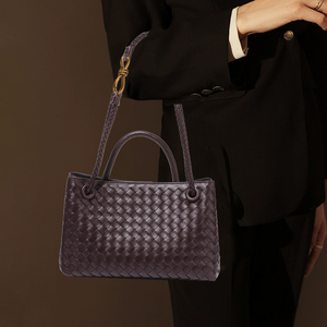Nouveau <span class=keywords><strong>Sac</strong></span> <span class=keywords><strong>Cabas</strong></span> Tissé Texturé Mode, <span class=keywords><strong>Sac</strong></span> à Bandoulière Porté Main Grande Capacité de Niche, Sacs pour Femmes Cent Modèles de Luxe Léger Loisir - Product Image 4