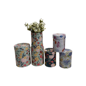 Caja de Regalo Redonda con Diseño Rural de Tres Piezas, Caja para Flores Tipo Cubo - Product Image 1