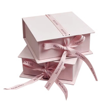 Boîte Cadeau Rose Personnalisée et Élégante en Carton pour Bijoux, en Forme de Livre, avec Ruban