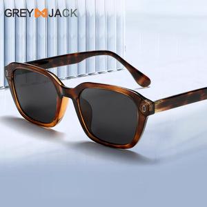 Gafas de Sol Greyjack, Armazón TR90, Polarizadas, Protección UV400, Unisex, Diseño Cuadrado, Tipo 3 Lentes, Material de Lentes TAC - Product Image 1