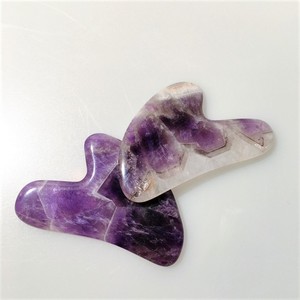 Popular vender amatista guasha herramienta de forma de corazón bueno para <span class=keywords><strong>la</strong></span> salud de cristal púrpura Guasha Junta - Product Image 6
