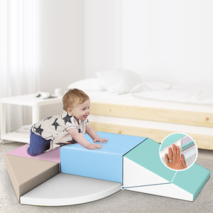 Equipo de Juegos Interior para Niños, Parque de Trampolines Interior con Bloques Suaves y Coloridos - Product Image 1