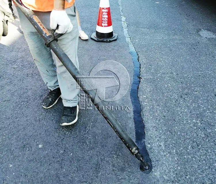 Hot Melt Waterproof Adhesive Road Crack Asphalt Joint Filler Concrete Repair Sealant Crack and Joint Sealants