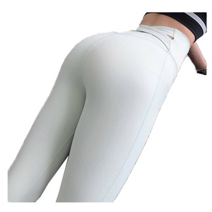 Pantalons de yoga pour femmes à taille haute croisés personnalisés, leggings de sport de haute qualité amincissants et rehausseurs de fesses - Product Image 4