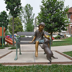 Özel yapılmış yaşam boyutu bronz çocuk bahçe heykeli bronz çocuk köpek heykel ile oturan - Product Image 1