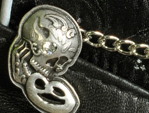 Ganchos de corpiño Dirndl decorativos de plata antigua con diamantes de imitación rojos y ganchos de Metal con patrón de puntos para vestido de TT-8440 - Product Image 5