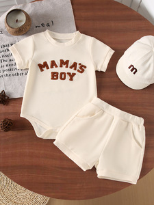 Completo Estivo per Neonato, 2 Pezzi in Cotone, Set di Abbigliamento alla Moda con Maniche Corte e Chiusura a Bottoni, 'MAMA'S Little Boy', Pantaloncini Connessi, Completo Waffle - Product Image 2