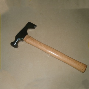 Hache et marteau de haute qualité avec tête en acier, manche en hickory, lame en forme de cale et tire-clous - Product Image 2