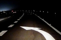 Perle de verre rétro-réfléchissante micro haute luminosité de sécurité routière pour matériaux auxiliaires de peinture de marquage de ligne thermoplastique de route