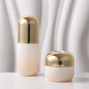 Botella de vidrio de suero facial con ingrediente cosmético de crema de agua nueva duradera y elegante con tapa dorada brillante para embalaje - Product Image 3