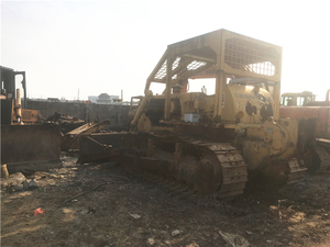 Bulldozer sur chenilles Caterpillar D7G d'occasion en bon état, modèle 2023, capacité de bulldozing de 8,6 m, puissance de 90 CV, 25000 kg - Product Image 4