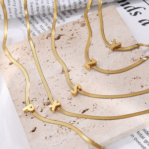 สร้อยคอจี้ตัวอักษร ชุบทอง สแตนเลสสตีล สำหรับผู้หญิง สวมใส่ได้ทุกวัน เครื่องประดับส่วนตัว สไตล์ 24K สายแบบงู - Product Image 2