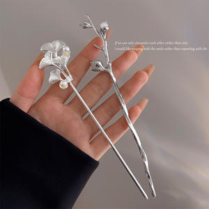 Dames Elegante Ginkgo Leaf Parel Haarspeld Eenvoudige Moderne Bal Hoofdband Oude Stijl Haarstokjes Hoofddeksels Voor Meisjes - Product Image 3