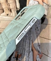 Étui de téléphone en similicuir matelassé en forme de cœur, coque antichoc souple compatible avec iPhone 13/14/16, étui élégant et stylé pour femmes