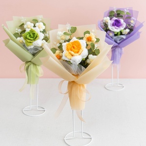 <span class=keywords><strong>Ramo</strong></span> de <span class=keywords><strong>Rosas</strong></span> <span class=keywords><strong>y</strong></span> <span class=keywords><strong>Tulipanes</strong></span> de Ganchillo Hecho a Mano para el Día de San Valentín 2026, Regalo Creativo para Novia - Product Image 4
