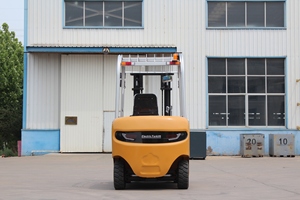 Montacargas Eléctrico MightyCargo CPD40 Nuevo, Llantas Sólidas, Mástil de Dos Etapas, 4WD, Uso en Interiores, Precio Bajo - Product Image 6