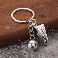 Accessoires de porte-clés en métal, porte-clés de chaussure de sport de football en 3D, porte-clés de chaussure de football miniature créatif et tendance