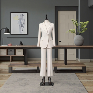 <span class=keywords><strong>Traje</strong></span> de Mujer, Corte Regular, Anti-Pilling, <span class=keywords><strong>Traje</strong></span> a Medida para Estilo Ejecutivo y Seminarios de Desarrollo Profesional - Product Image 1