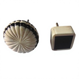 Perillas de tocador de diseño rústico hechas a mano con forma de hueso - Ecológicas, duraderas y extraíbles para uso en interiores - Product Image 2