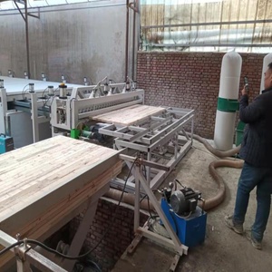 Presse hydraulique pour panneaux à jointures de doigts pour bois stratifié - Product Image 1