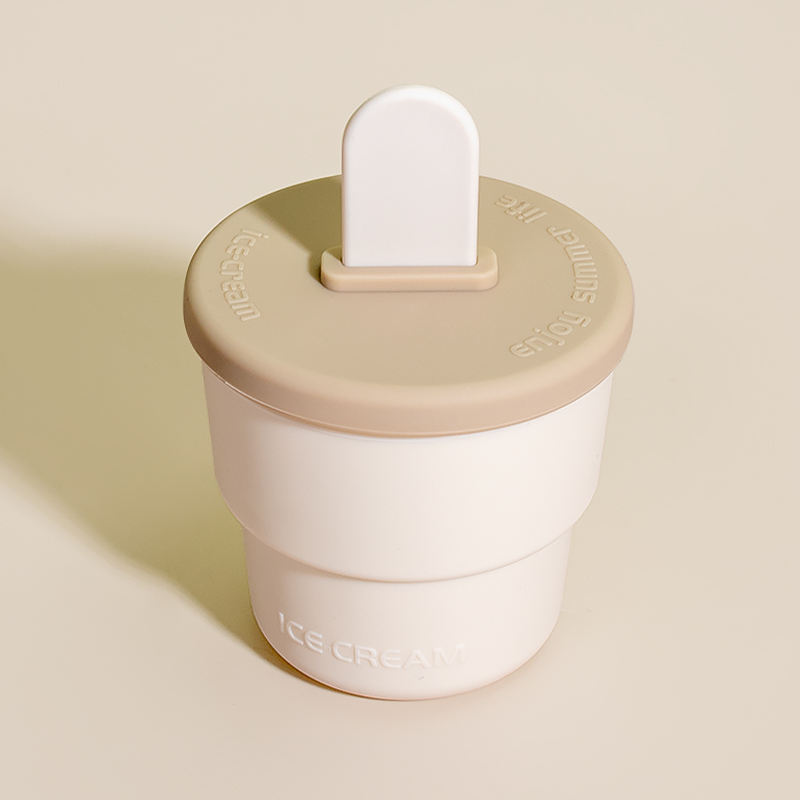 สีขาวอ่อน