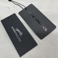 Étiquettes suspendues de luxe sur mesure haut de gamme, découpées, idéales pour l'impression d'étiquettes en papier sur vêtements et sacs à dos.