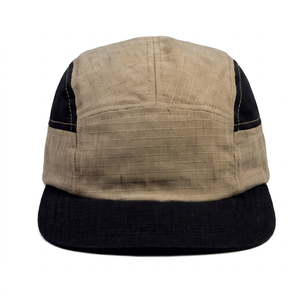 Gorra de béisbol unisex con bloques de color en tonos tostados y negros, estilo casual, ajuste regulable, para primavera y otoño. - Product Image 1
