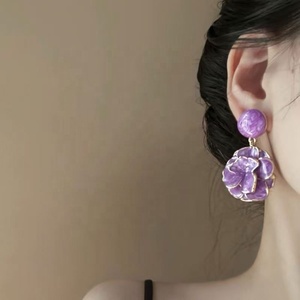 Pendientes de Moda con Diseño de Flor de Magnolia Morada, Estilo Francés, Tridimensionales, Pintados, Lujosos, Retro, Modernos, Elegantes y Atmosféricos - Product Image 1