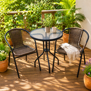Set da Giardino con Tavolo e Sedie in Rattan, Resistente alle Intemperie, Telaio in Acciaio Antiruggine, Impilabile, per Cortile - Product Image 1