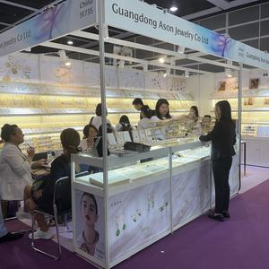 Nouvelle mode 2024, boucles d'oreilles en forme de coquille, élégantes, pour femmes, plaquées or 18 carats, en acier inoxydable hypoallergénique - Product Image 3