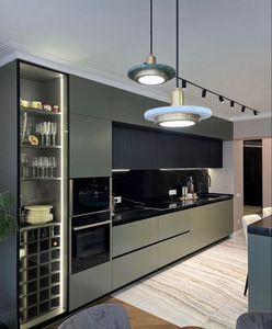 Conception de cuisine modulaire droite moderne avec finition mate, rangement intelligent, éclairage chaleureux et style d'intérieur contemporain - Product Image 6