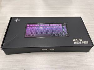 Clavier mécanique sans fil 75% personnalisable en usine, trois modes, hot-swap, RGB, Bluetooth, avec touches gravées latéralement, pour le gaming - Product Image 6