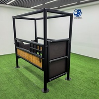 Structure de box pour chevaux Tianyun en acier galvanisé robuste, avec rembourrage doux, durable, sûre et portable.