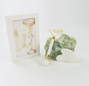 Xiuyan Weißer Nephrit-Massageroller, Gesichts-Jade-Stein, Maßgefertigter Roller, Gua Sha Set - Product Image 3