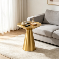 Table d'appoint, table basse, ensemble de tables en métal brossé de luxe moderne avec base conique dorée pour hôtel, salon, villa