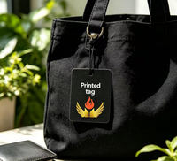 Étiquettes suspendues personnalisées pour vêtements, étiquettes de prix en carton imprimées pour l'emballage de marques de détail