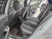 Esportazione in Russia: Volkswagen Golf 280TSI DSG R-Line 1.4T del 2022 con Sedili Riscaldati e Impianto Audio Harman Kardon, Auto Usata a Benzina in Vendita dalla Cina