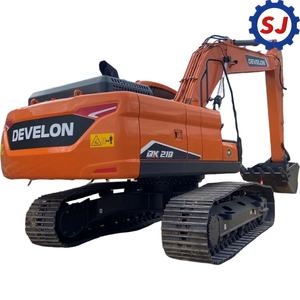 Excavatrice sur chenilles d'occasion de taille moyenne DEVELON DX210 disponible à la vente à bas prix, offrant une bonne valeur pour l'argent. - Product Image 1