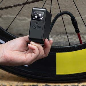 YI JING nouveau petit breveté affichage numérique intelligent Rechargeable vélo voiture pompe à air <span class=keywords><strong>gonfleur</strong></span> de pneu - Product Image 4