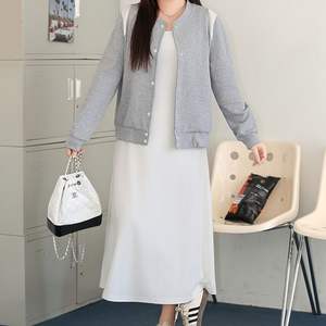 Vestido de punto de algodón con corte en A para mujer Runqi con chaqueta de béisbol gris, conjunto informal de talla grande, cuello redondo, cintura natural, color blanco nube - Product Image 1