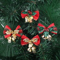 Adornos Navideños con Campanas, Decoraciones Colgantes para Árbol de Navidad de Tela a Cuadros, Lazo con Hojas de Ajenjo para Decoración del Hogar en Fiestas Navideñas