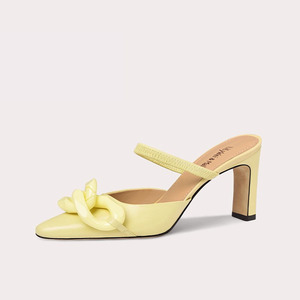 Sandales à <span class=keywords><strong>talon</strong></span> épais et bout carré pour femmes, tendance estivale, vente chaude, petite taille, style européen, sandales à une sangle - Product Image 1