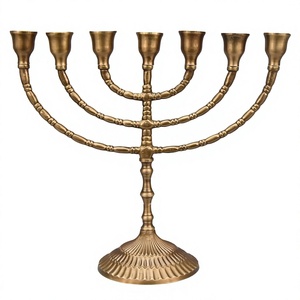 Ménorah vintage à 7 lumières en métal, élégant chandelier de table, centre de table artisanal en métal - Product Image 1